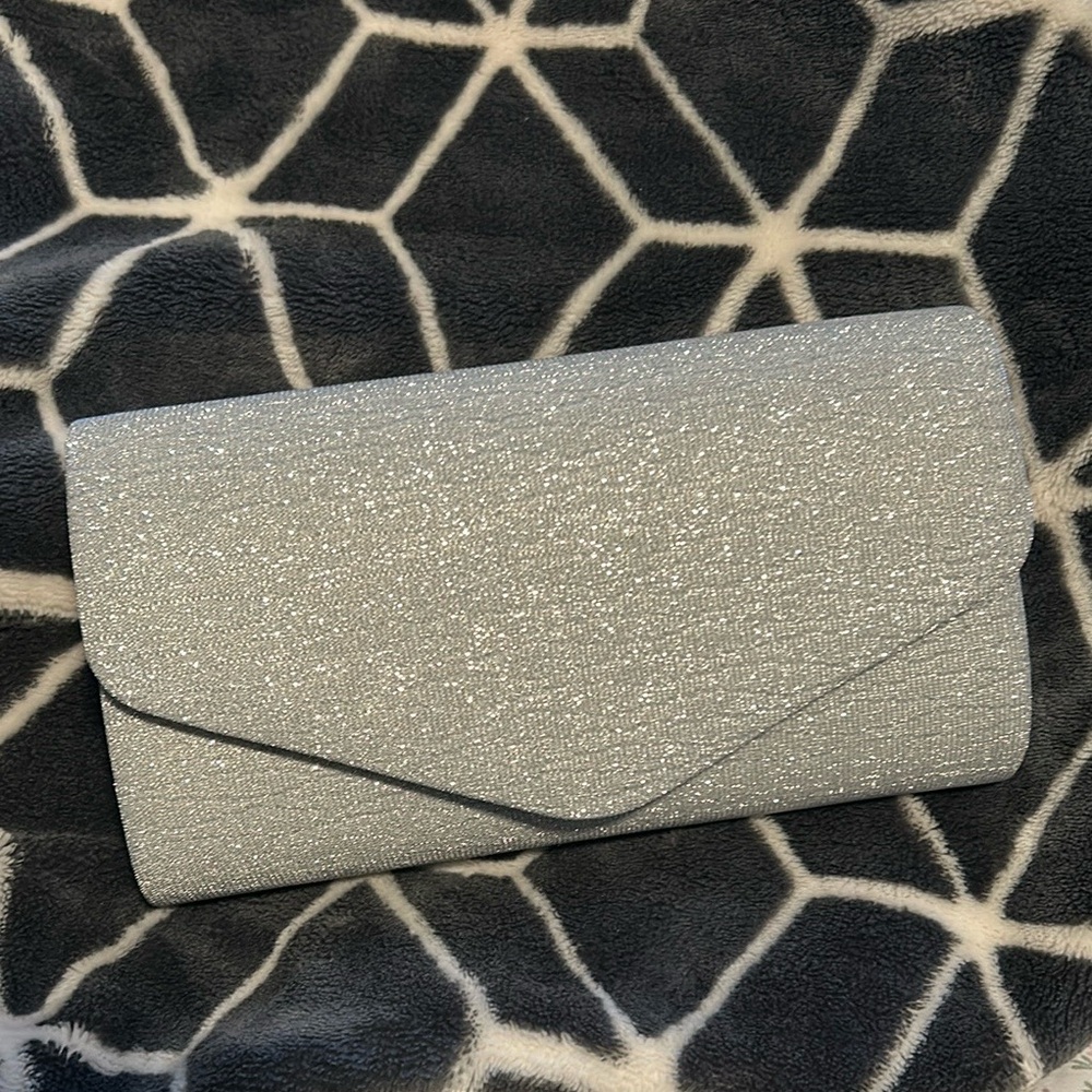 KENDALL & JAMES Envelope Clutch SILVER GLITTER